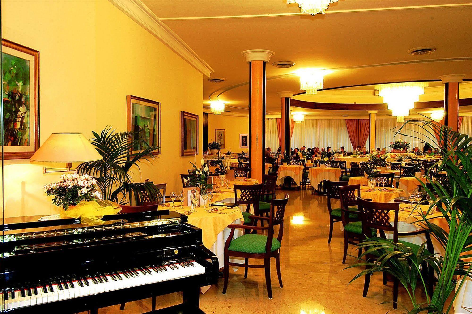 Hotel Terme Imperial Montegrotto Terme Dış mekan fotoğraf